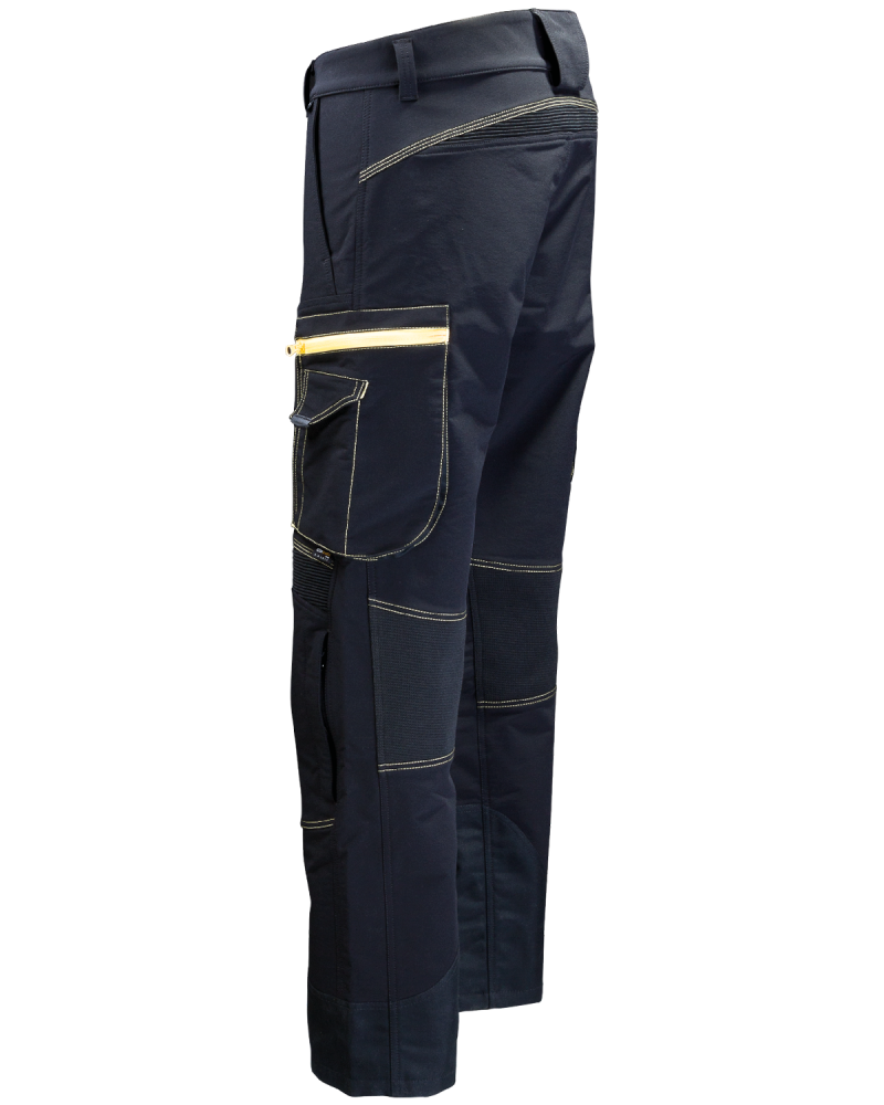 Spodnie Pure Black, wodoodporne, czarne - lewy bok z tyłu spodni